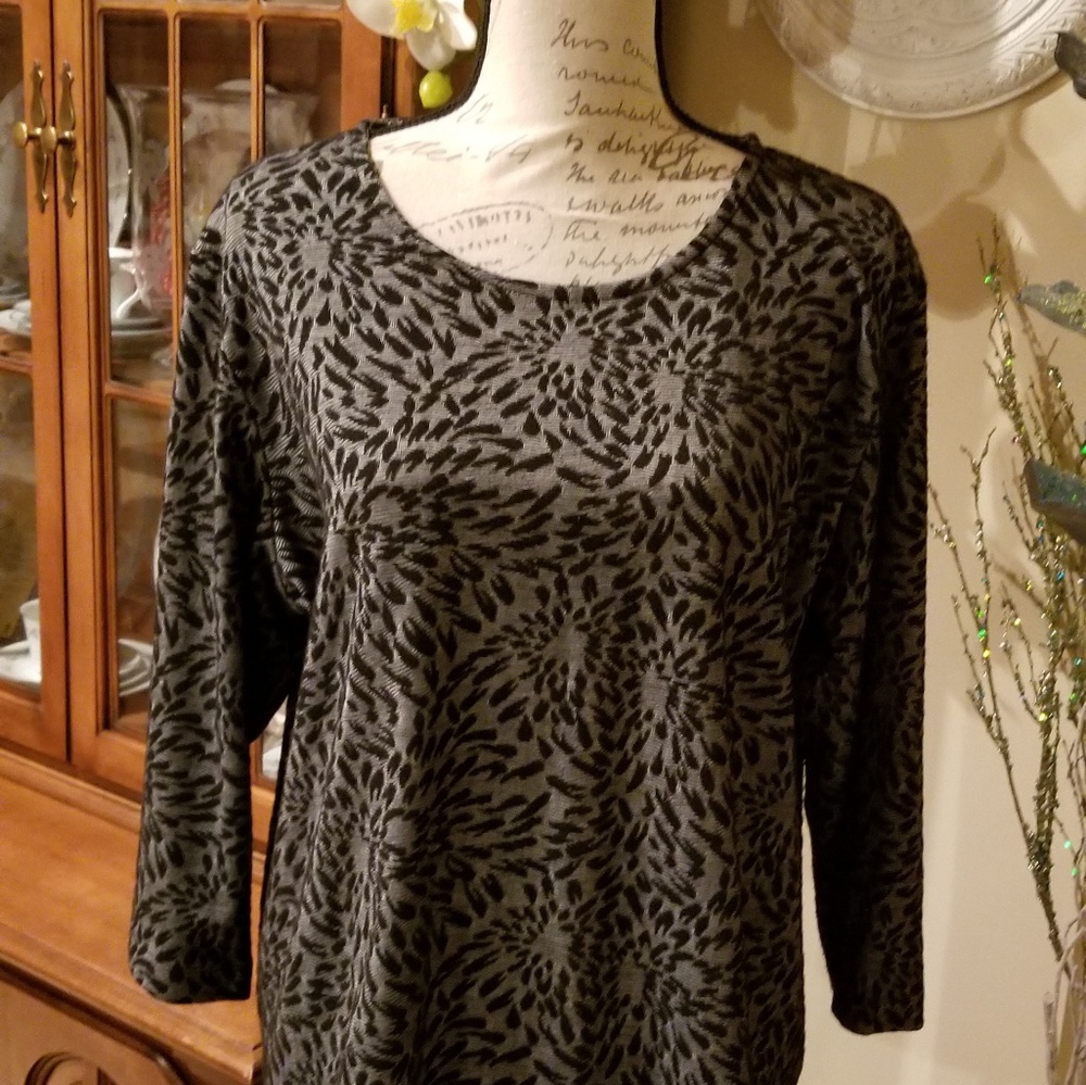 END OF WINTER: Norm Thompson polyester/rayon  top